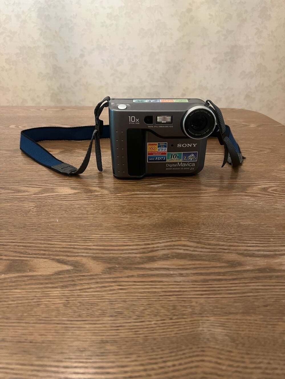 Sony Digital Mavica MVC-FD73 Floppy Disk Camera